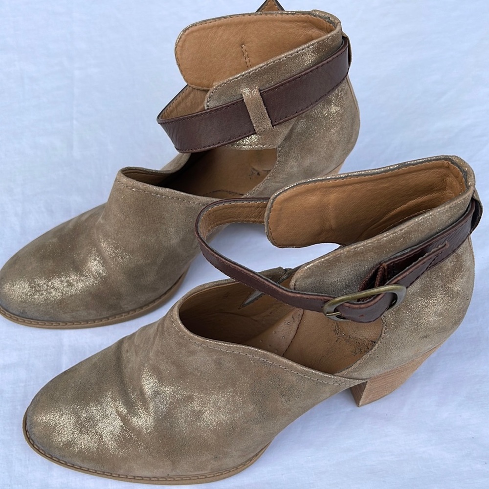 Sofft metallic heeled booties